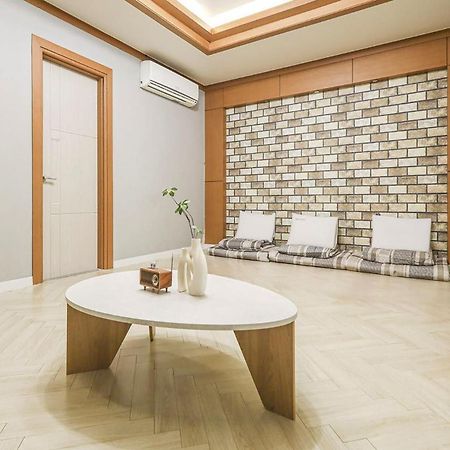 Eco Hotel Мокпо Экстерьер фото