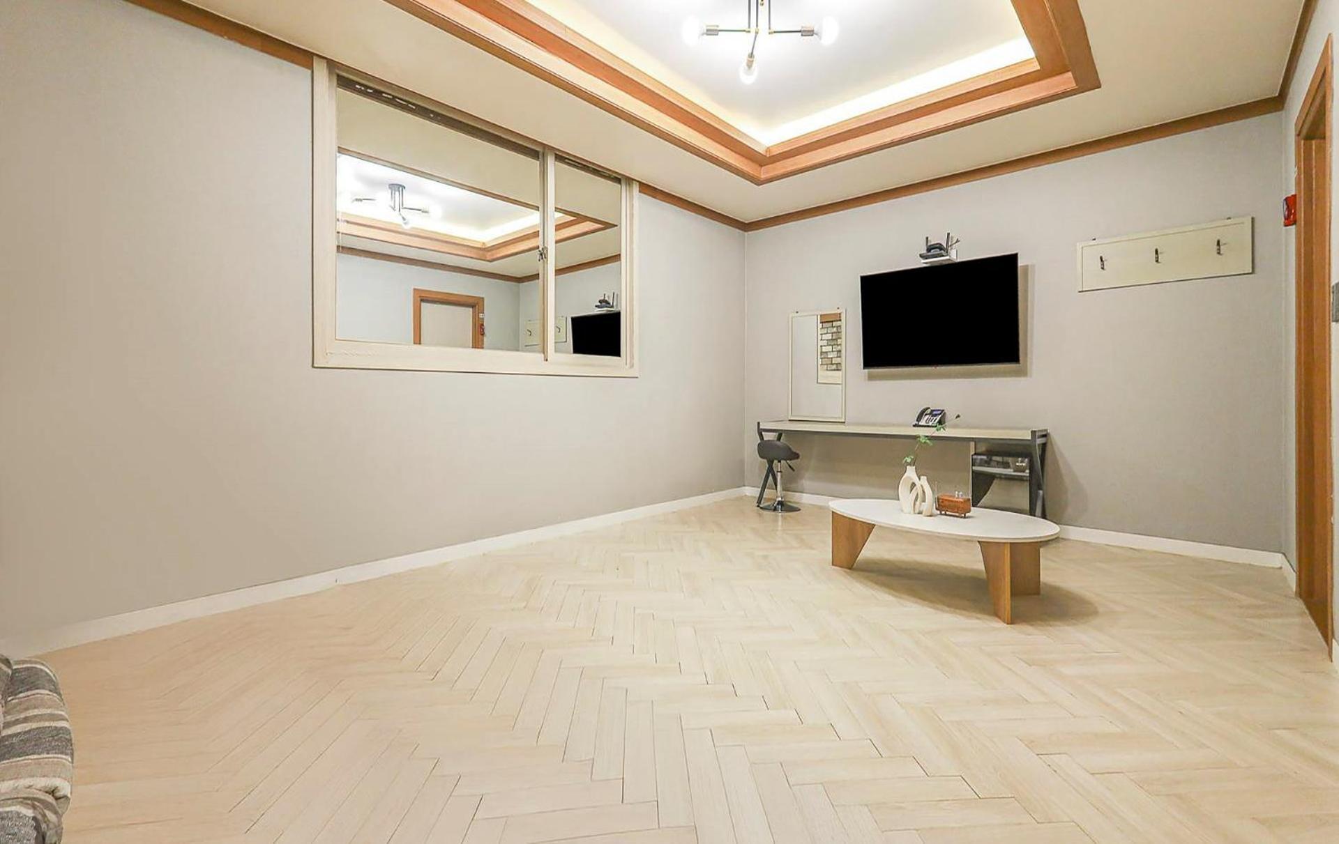 Eco Hotel Мокпо Экстерьер фото