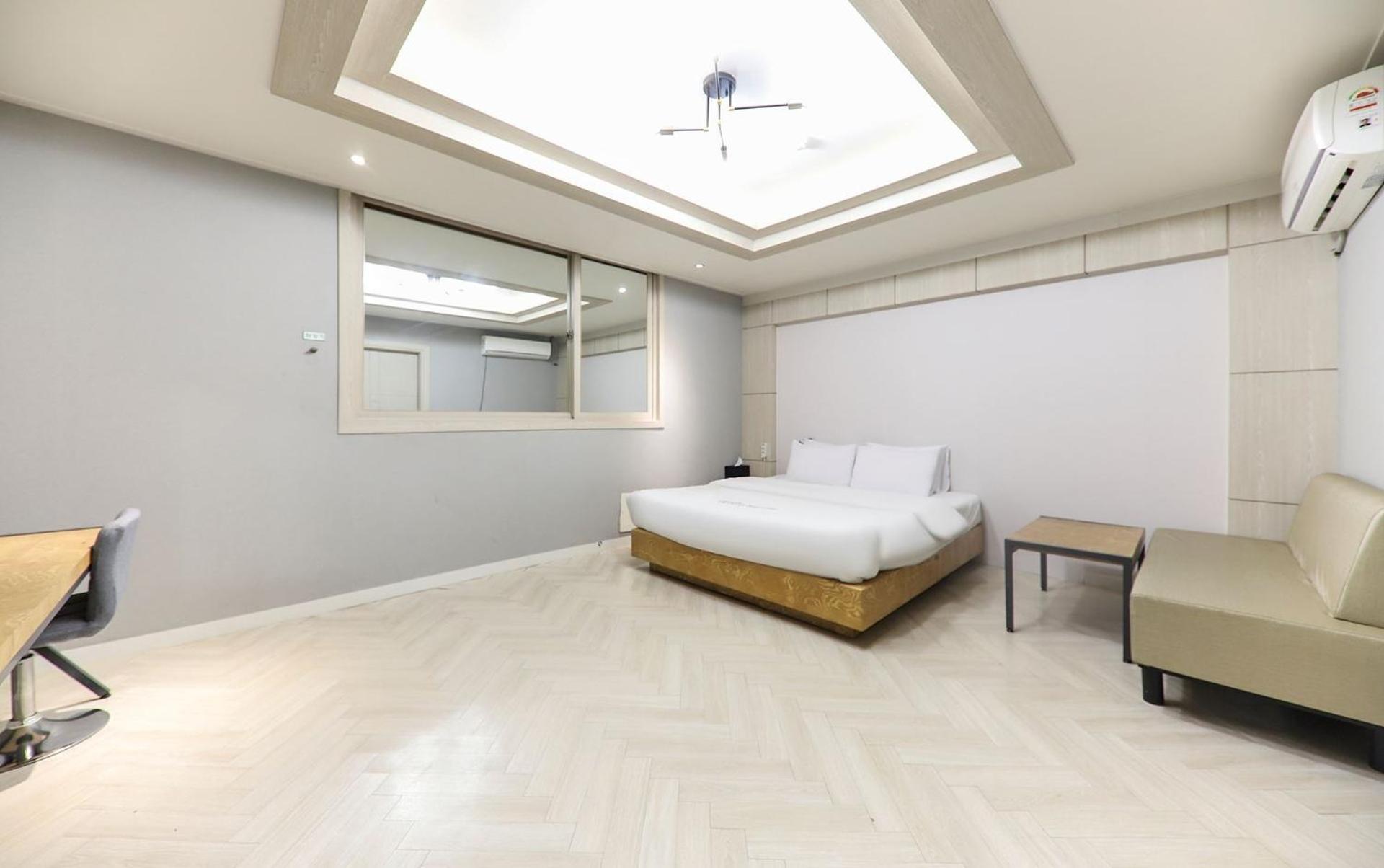 Eco Hotel Мокпо Экстерьер фото