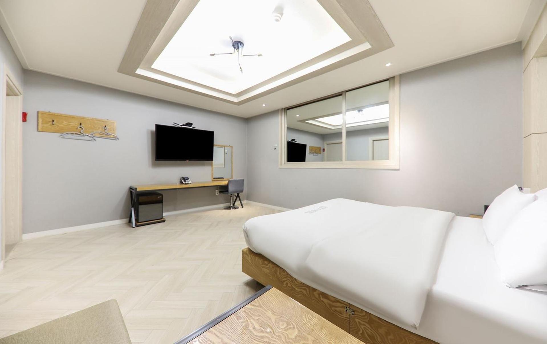 Eco Hotel Мокпо Экстерьер фото