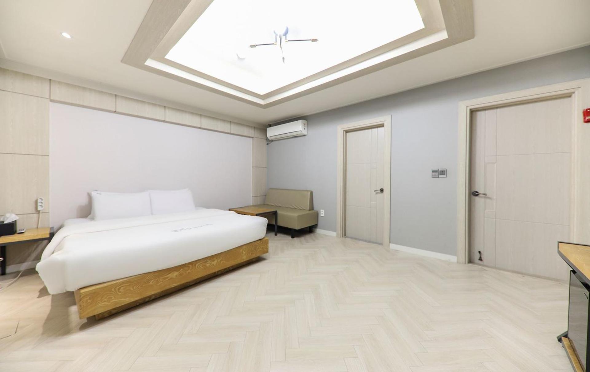 Eco Hotel Мокпо Экстерьер фото