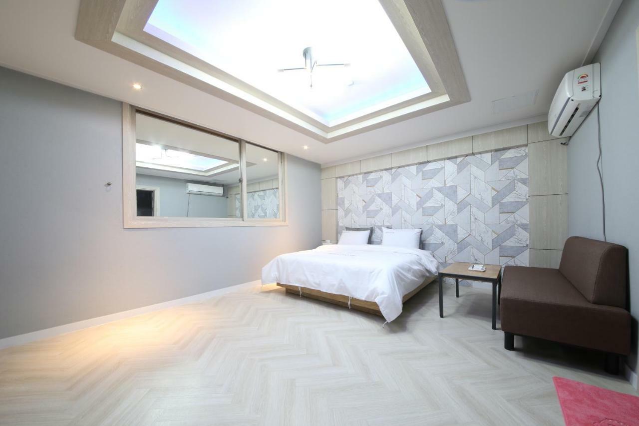 Eco Hotel Мокпо Экстерьер фото