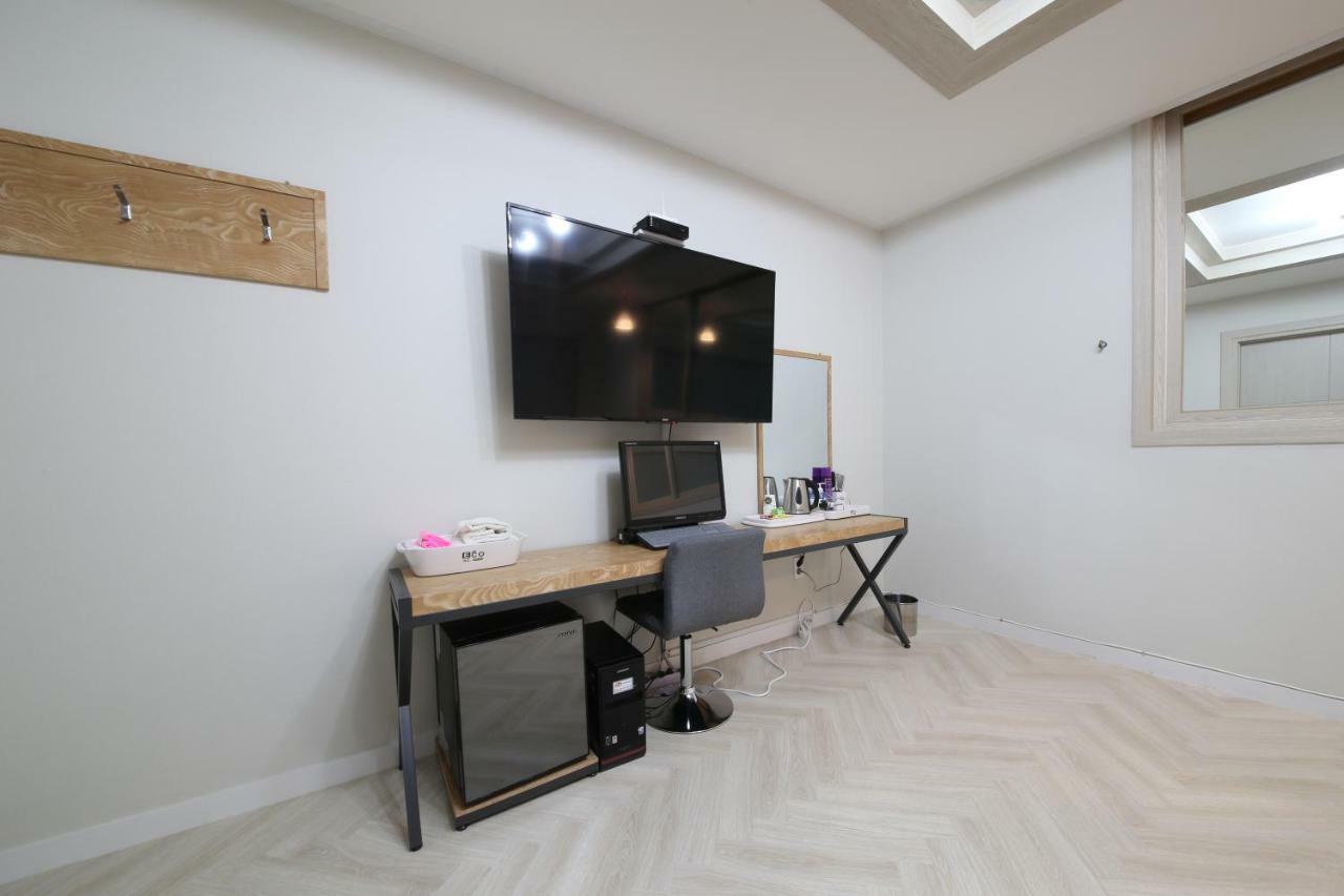 Eco Hotel Мокпо Экстерьер фото