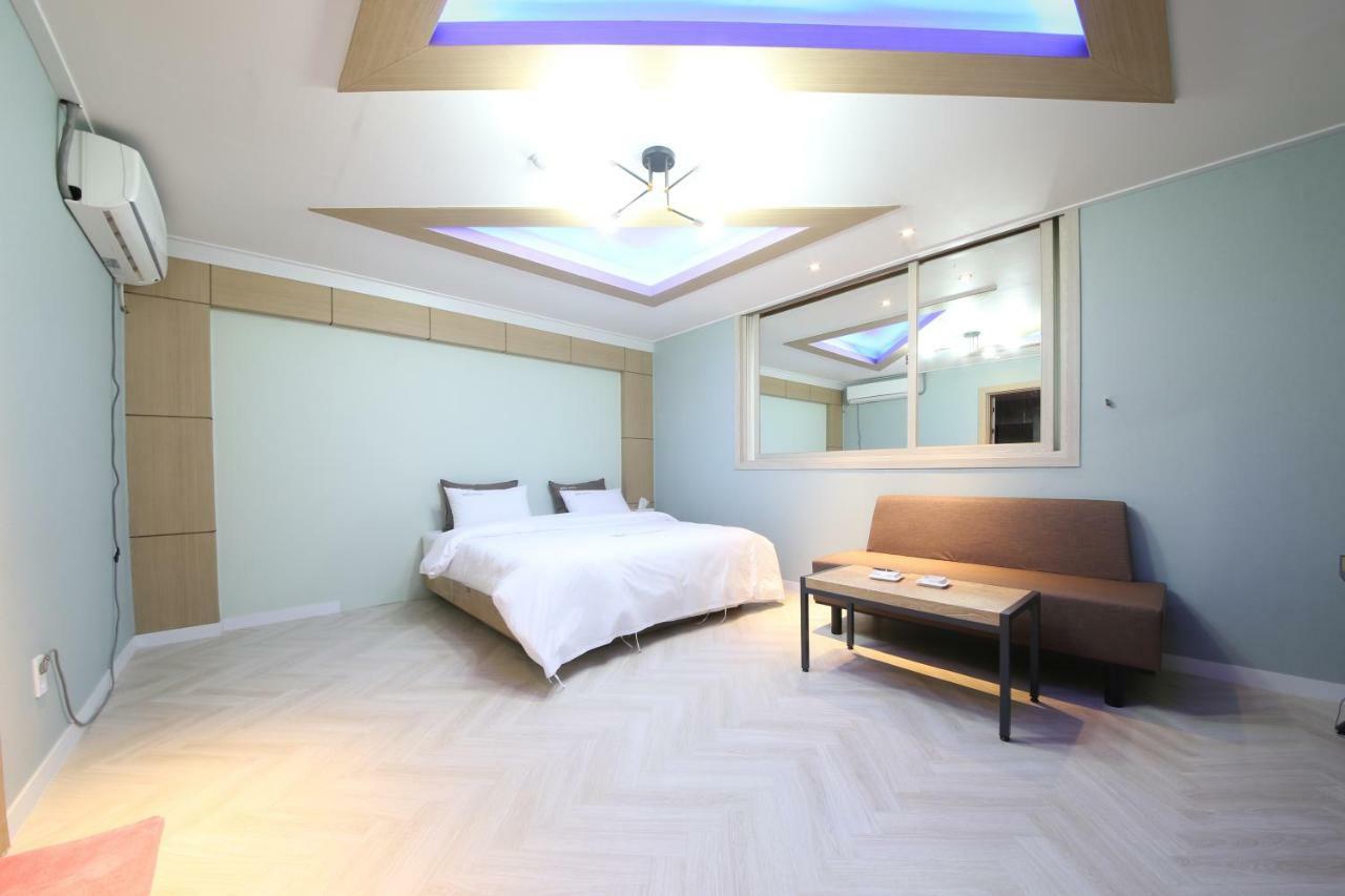 Eco Hotel Мокпо Экстерьер фото