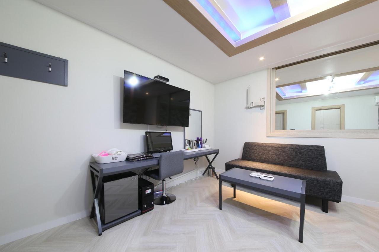 Eco Hotel Мокпо Экстерьер фото