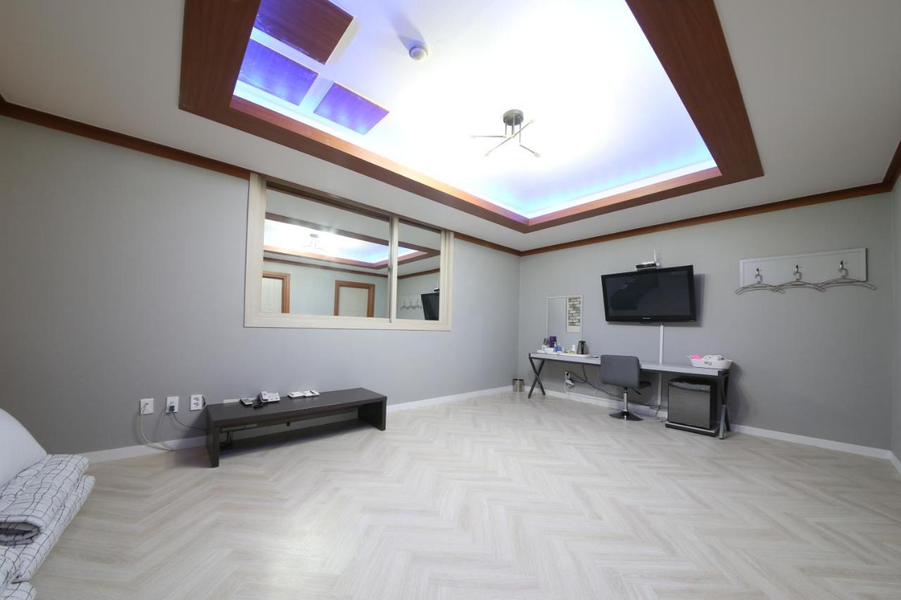 Eco Hotel Мокпо Экстерьер фото